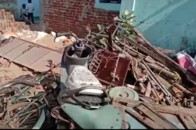 illegal iron warehouse in dhanbad