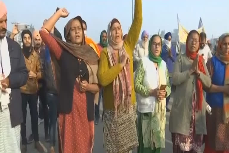 Prakash Purab with farmers celebrating in Delhi Dharna