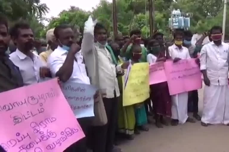 Gas pipeline in arable lands in madurai Farmers given petition to collector