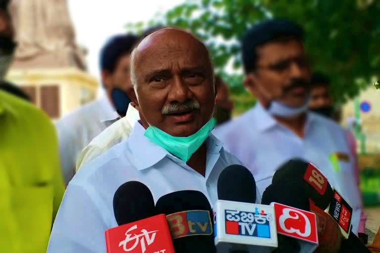 H. Vishwanath is unfit to be a minister