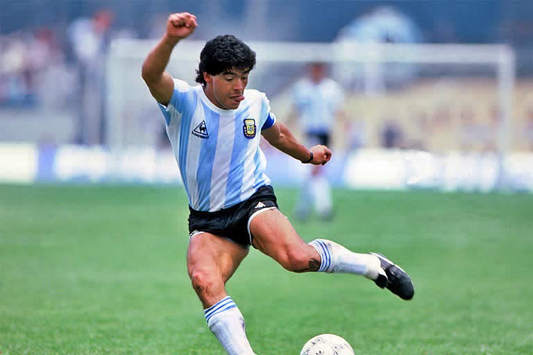 Inverstigators search doctor's office in maradona death probe