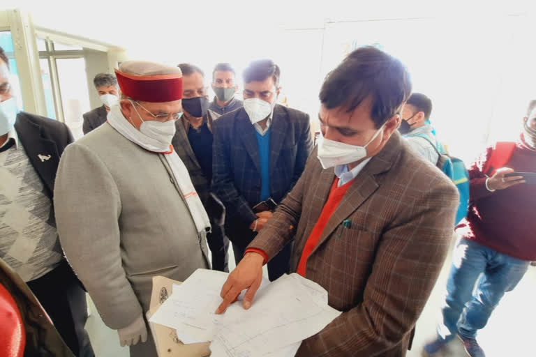 Urban Development Minister Suresh Bhardwaj visits DDU Hospital in shimla