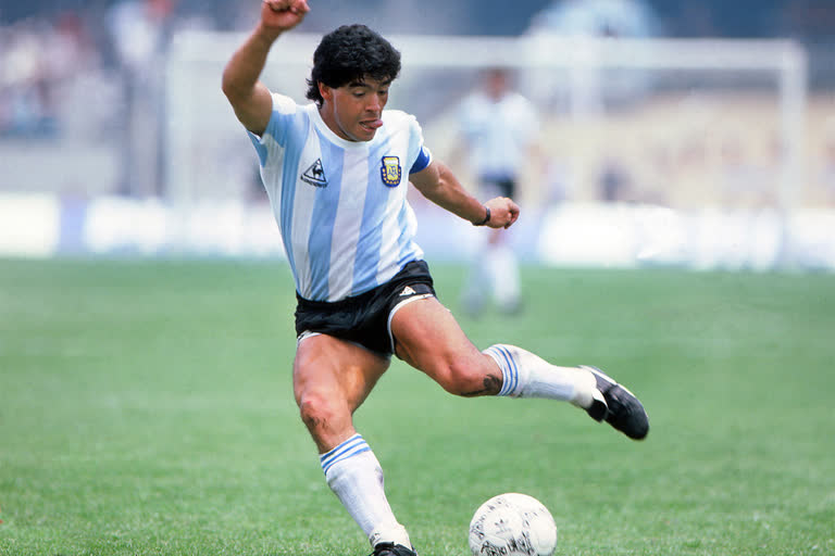 Diego Maradona  Argentine police  Maradona doctor  Leopoldo Luque  മറഡോണയെ കുറിച്ച് അന്വേഷിച്ചു വാര്‍ത്ത  അര്‍ജന്‍റീനന്‍ അന്വേഷണം വാര്‍ത്ത  inquired about maradona  argentine inquiry news