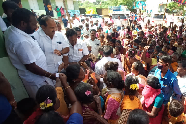 Ex-minister relief to people affected by the cyclone storm in thiruvallur