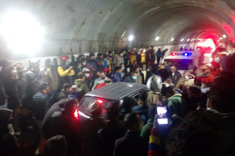 Ruckus by women in dhalli tunnel shimla