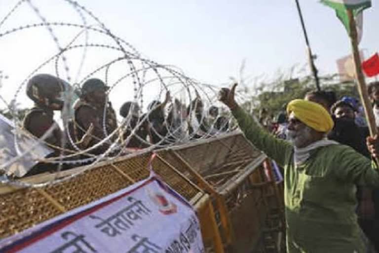 Delhi Police orders 2,000 tear gas canisters in view of farmers' agitation and additional police deployed on delhi Borders