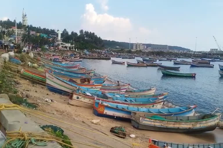 Extreme vigilance order in Vizhinjam  ന്യൂനമർദം  വിഴിഞ്ഞത്ത് അതിജാഗ്രതാ നിർദേശം  vigilance order in Vizhinjam