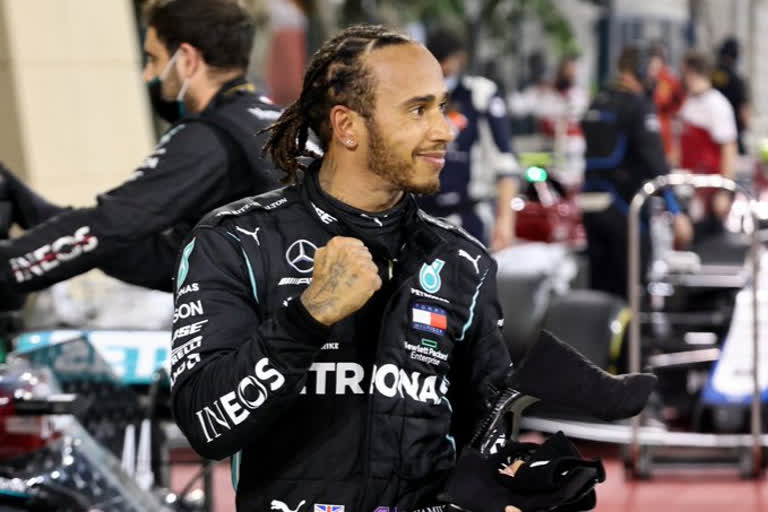 lewis hamilton wins 11th title of the season