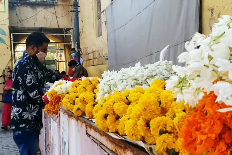 Sellers trouble in coronavirus, shri govinddevji temple jaipur open