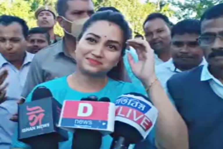 the-election-campaign-by-mla-angurlata-deka