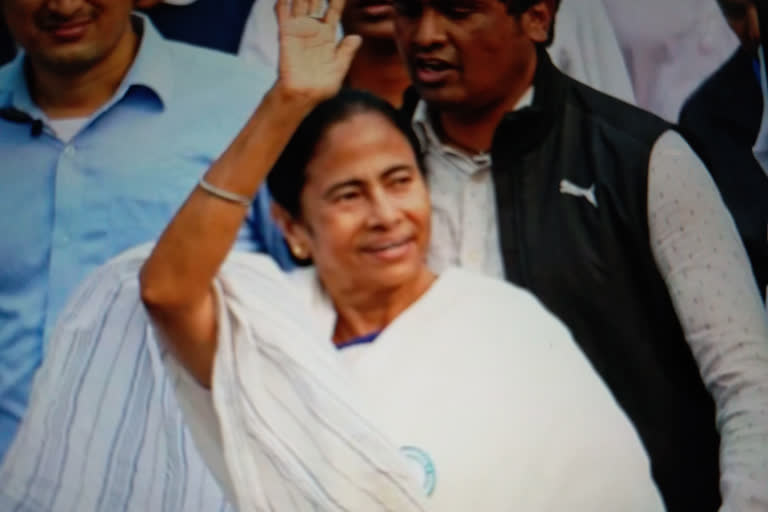 mamata_banerjee_attacks_central's_bjp_government_for_using_cbi_and_ed_as_politicaly