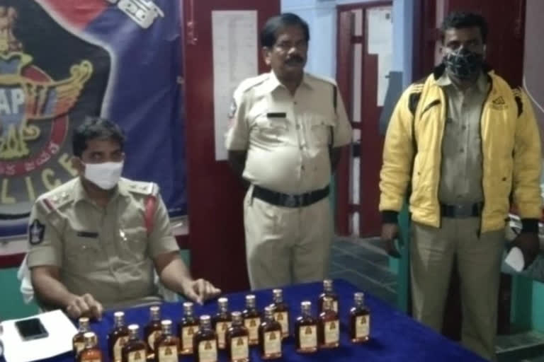 Karnataka liquor smuggler arrested