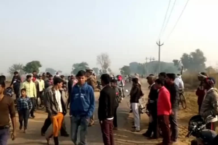 man dead body found in mathura