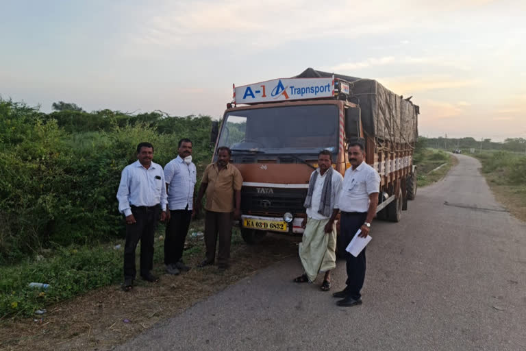 ಅಕ್ರಮ ಮದ್ಯ ಸಾಗಾಟ ಪತ್ತೆ ಹಚ್ಚಿದ ಅಧಿಕಾರಿಗಳು