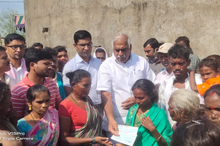 sirupr mla koneru konappa gave exgratia cheque for tiger effected victim family