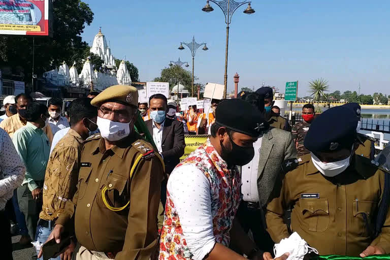 Corona awareness, Corona awareness rally, Corona awareness rally in Dungarpur, Dungarpur council commissioner, foot march for Corona awareness, कोरोना जागरूकता का संदेश,  कोरोना जागरूकता रैली