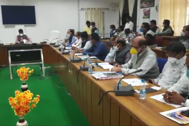 District Water Utilities Committee meeting held in Chindwara