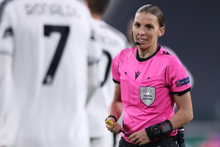 Stephanie Frappart  Turin  UEFA Champions League  Juventus  ഫ്രേപര്‍ട്ടിന് റെക്കോഡ് വാര്‍ത്ത  ചാമ്പ്യന്‍സ് ലീഗ് ചരിത്രം വാര്‍ത്ത  frappart with record news  champions league history news