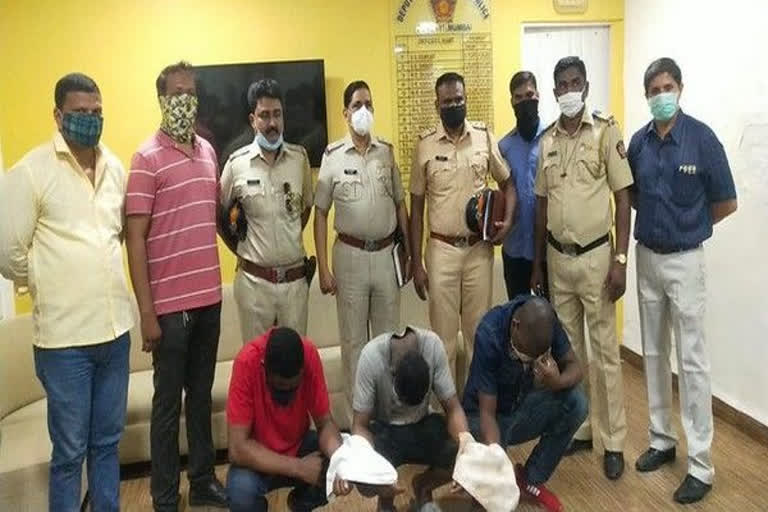 Mumbai Police seize cocaine worth over Rs 22 lakhs, 3 held