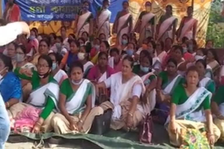 anganwadi workers protest