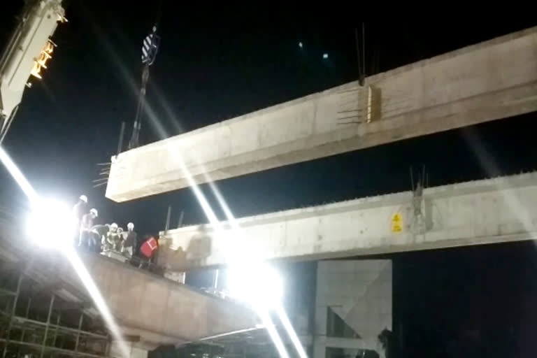 എറണാകുളം  palarivattom bridge  palarivattom bridge construction  പാലാരിവട്ടം മേൽപ്പാലം  പാലാരിവട്ടം മേൽപ്പാല നിർമ്മാണം  ഗർഡറുകൾ സ്ഥാപിച്ചു തുടങ്ങി