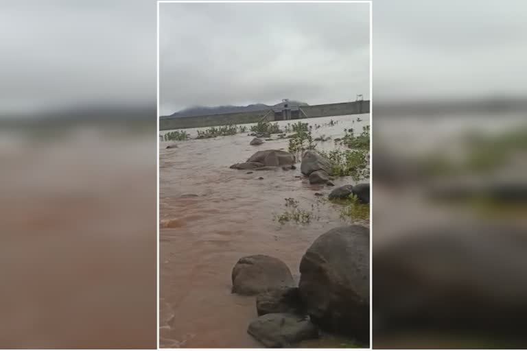 கனமழையால் நிறையும் விசுவக்குடி நீர்த்தேக்கம்