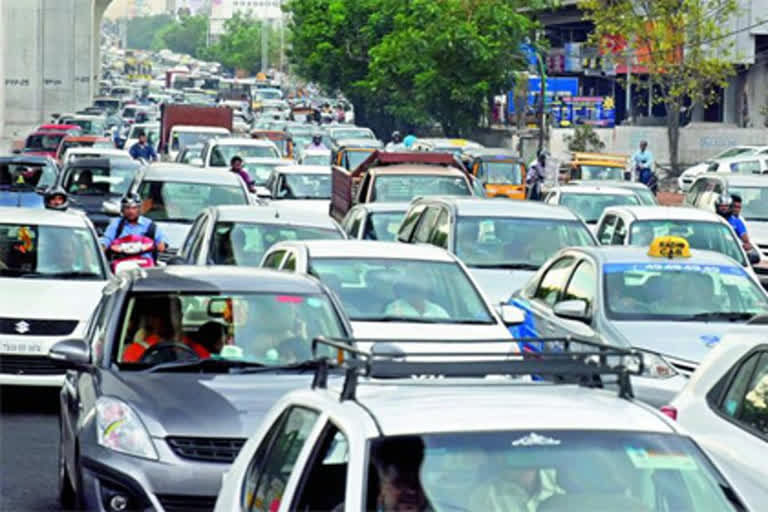 heavy traffic jam at begum bazar