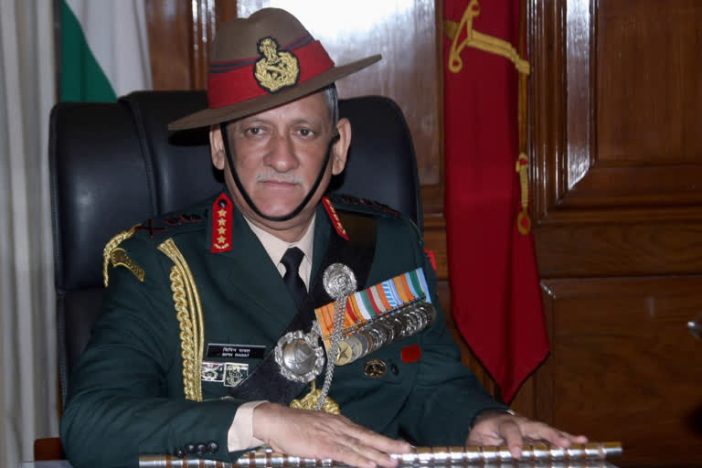 CDS Bipin Rawat offers prayers at Gorakhnath temple