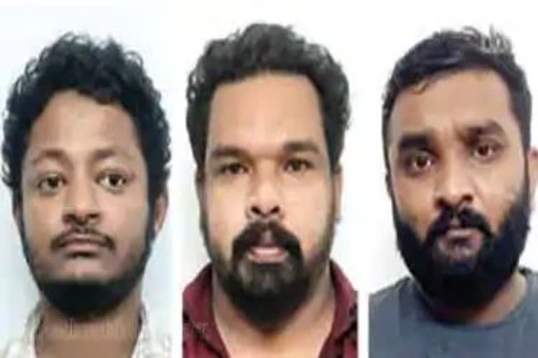 Three people have been arrested  kidnapping and nudity of a young man  യുവാവിനെ തട്ടിക്കൊണ്ടുപോയി നഗ്നചിത്രം പകർത്തിയ കേസിൽ മൂന്നുപേർ അറസ്‌റ്റിൽ  മഞ്ചേരി  മലപ്പുറം  മലപ്പുറം വാർത്തകൾ