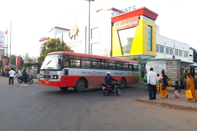 ಶಿವಮೊಗ್ಗದಲ್ಲಿ ಕರ್ನಾಟಕ ಬಂದ್​ಗೆ ನೀರಸ ಪ್ರತಿಕ್ರಿಯೆ