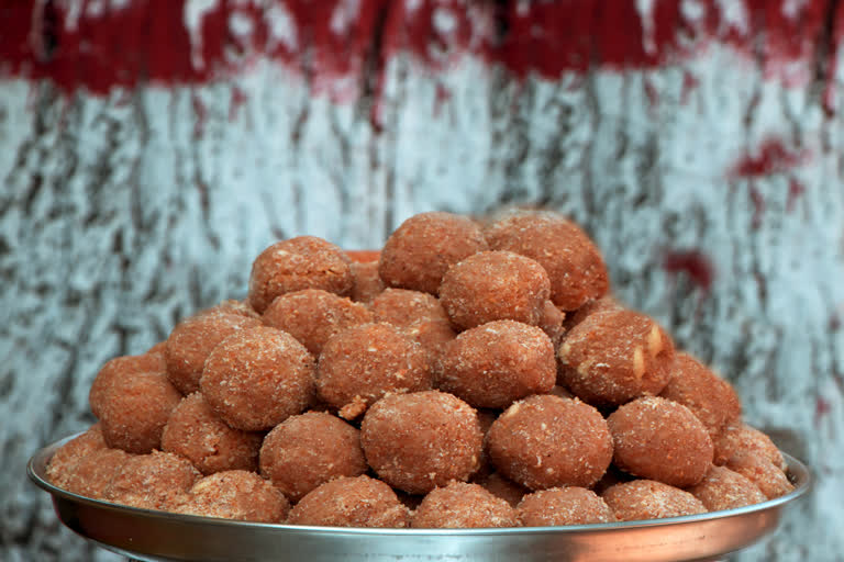 gond laddu