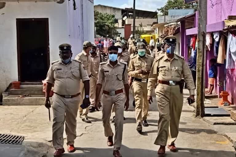 police-march-past-in-shivamogga