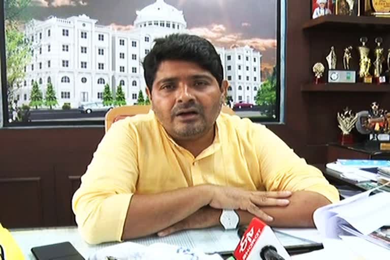 raipur mayor aijaz dhebar