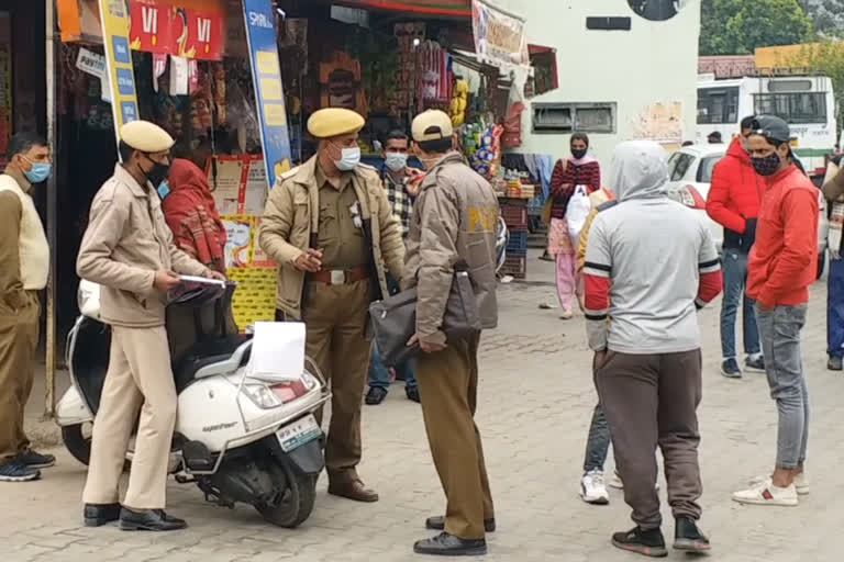 people not wearing mask in bilaspur