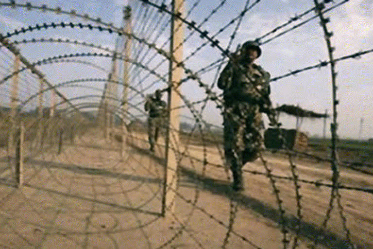 Two girls from Pakistan Occupied Kashmir  Pakistan Occupied Kashmir (POK)  Line of Control News  പാകിസ്ഥാൻ അധിനിവേശ കശ്‌മീർ  പെൺകുട്ടികൾ അശ്രദ്ധമായി ഇന്ത്യൻ അതിർത്തി കടന്നു  അബ്ബസ്‌പൂർ