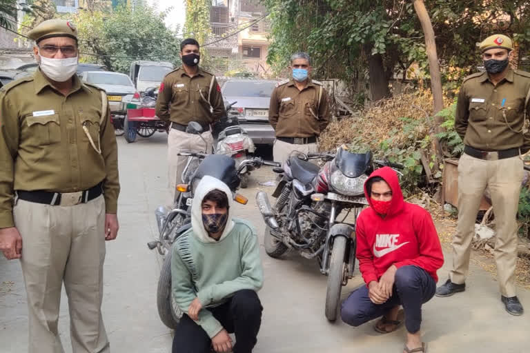 dabari police arrested two auto lifter