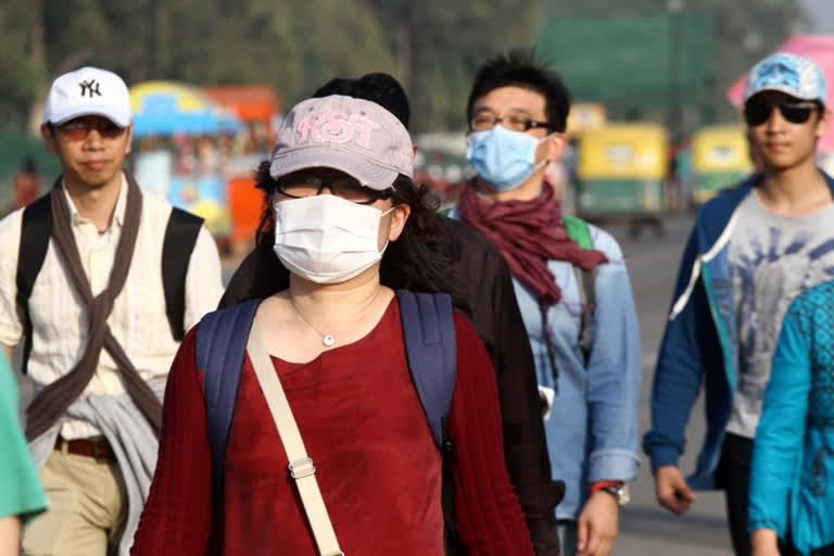 Gwalior: People without face masks to write essay on Covid