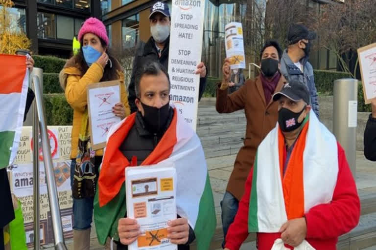 London  Protest outside Amazon office  Products with Hindu symbols  Reach India  Amazon office in central London  Amazon  Amazon UK  ഹിന്ദു മതചിഹ്നങ്ങളെ അപകീർത്തിപ്പെടുത്തി  സെൻട്രൽ ലണ്ടനിലെ ആമസോൺ ഓഫീസിന് മുന്നിൽ പ്രതിഷേധം  ലണ്ടൻ