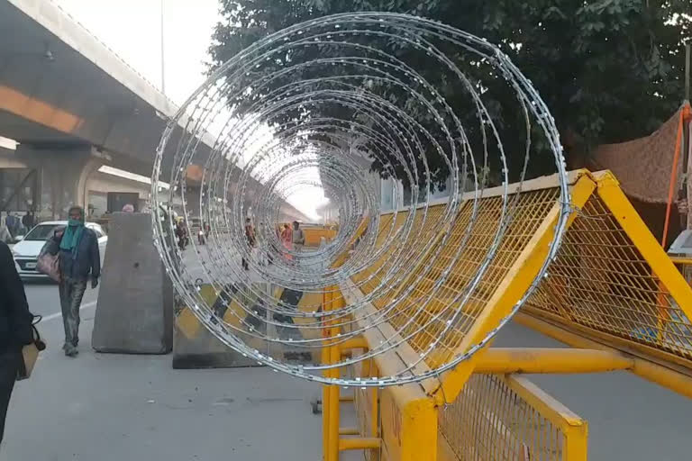 Police personnel deployed at Badarpur border in delhi