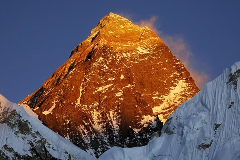 Revised height of Mt Everest  Mt Everest's height  world's tallest peak's height  China-Nepal deal  Nepal announce revised height of Mt Everest  2015 earthquake  height of Mount everest changed after earthquake  എവറസ്റ്റിന്‍റെ പുതിയ ഉയരം ഞായറാഴ്‌ച പ്രഖ്യാപിക്കും  എവറസ്റ്റ്‌ കൊടുമുടി  2015 നേപ്പാള്‍ ഭൂകമ്പം  കൊടുമടിയുടെ ഉയരം കുറഞ്ഞുവെന്ന ആരോപണം  എവറസ്റ്റ്‌ കൊടുമുടിയുടെ ഉയരം