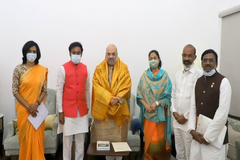 Telugu actress Vijaya Shanti meets Amit Shah, set to join BJP