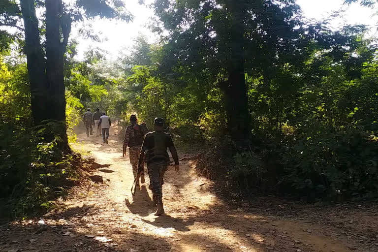 Police raids in Latehar forest