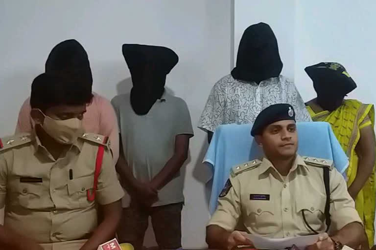 ganja sellers arrested
