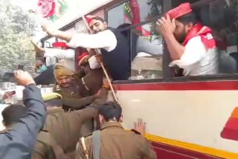 samajwadi party workers protest in support of farmers in meerut uttar pradesh