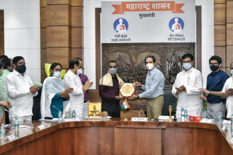 cm uddhav thackeray praises global teacher award winner ranjitsingh disale