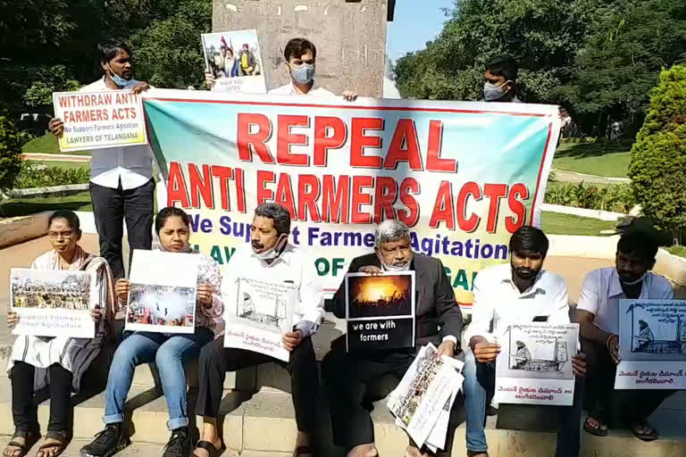 lawyers of telangana dharna at gunpark