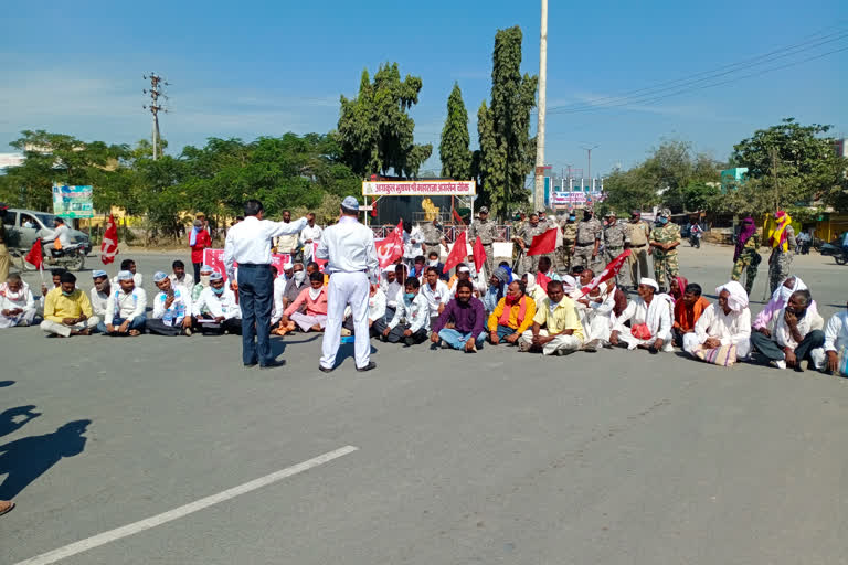 rastaroko agitation during bharat bandh by farmers and political parties in hingoli