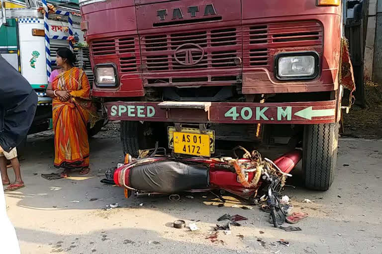 road-accident-at-nagaon-death-one