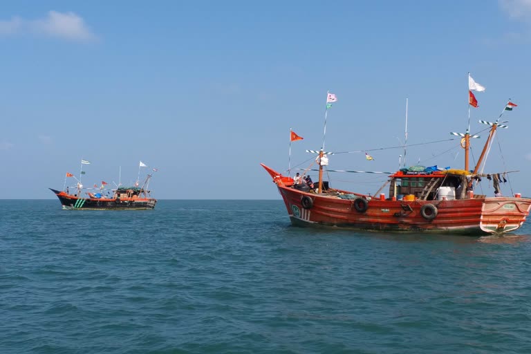 fishermen were abducted by Pakistani security forces in gujarat okha port