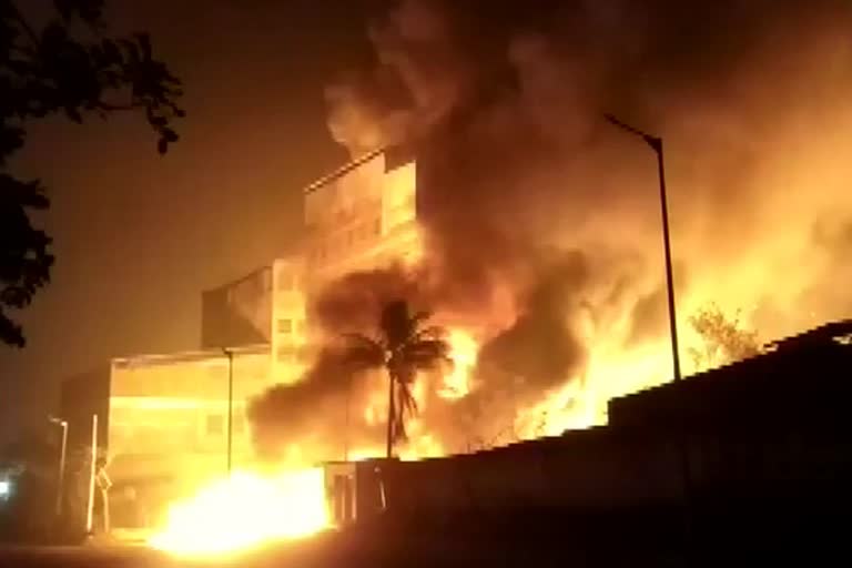 Major Fire Broke out At Chemical Company in Vatva GIDC, Ahmedabad